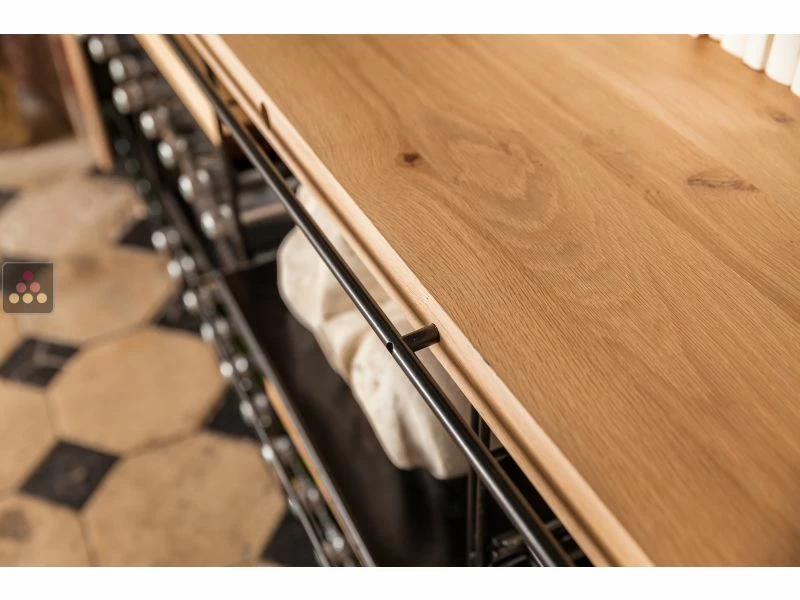 L'ATELIER du VIN Comptoir de dégustation en Chêne massif avec casiers de rangement intégrés 3 L'ATELIER du VIN Comptoir de dégustation en Chêne massif avec casiers de rangement intégrés